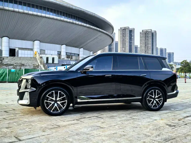 GAC Trumpchi GS8 — Фото автомобиля 3