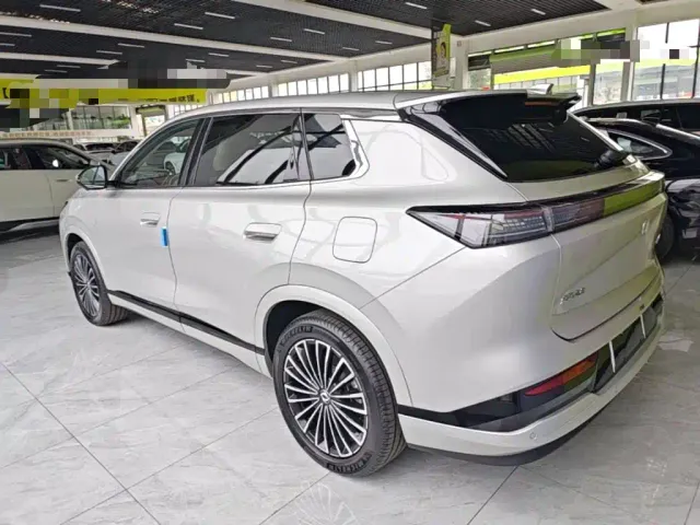Dongfeng Aeolus L8 — Фото автомобиля 4