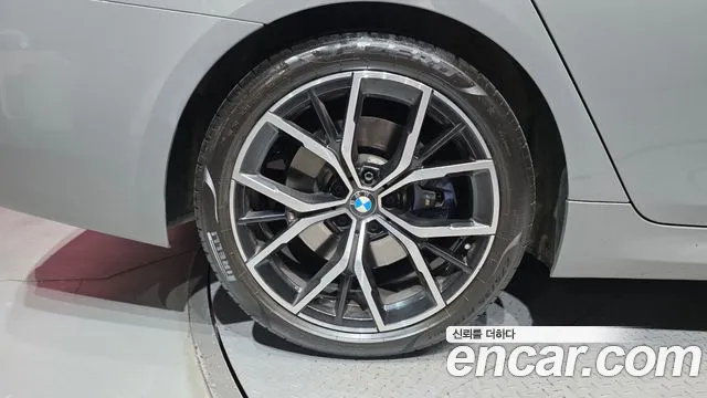 BMW 5 Series G30 — Фото автомобиля 5