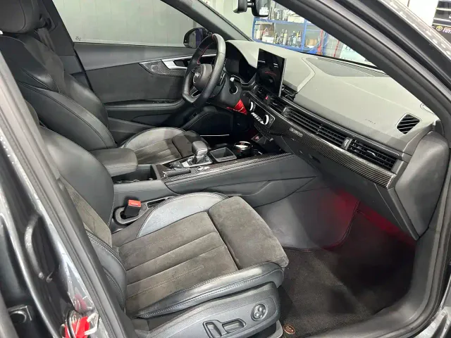 Audi A4L — Фото автомобиля 10