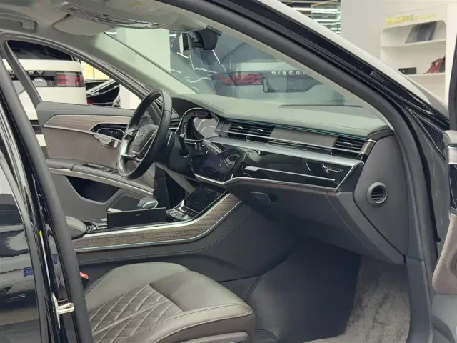 Audi A8 — Фото автомобиля 8