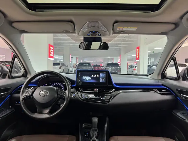 Toyota C-HR — Фото автомобиля 5