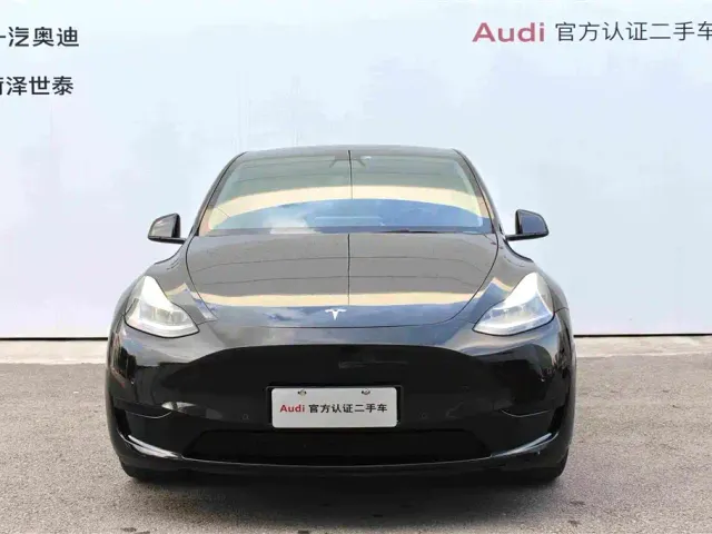 Tesla Model Y — Фото автомобиля 4