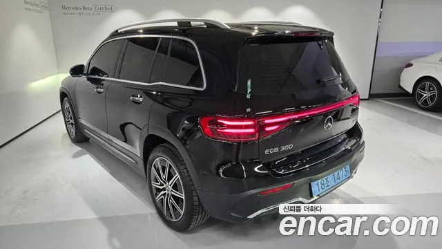Mercedes-Benz EQB X243 — Фото автомобиля 3