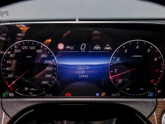 Mercedes-Benz E-Class — Фото автомобиля 14