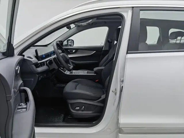 Chery Tiggo 8 — Фото автомобиля 10