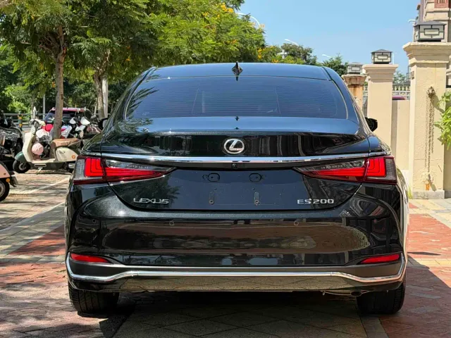 Lexus ES — Фото автомобиля 8