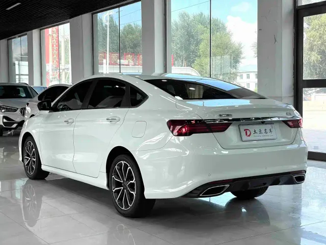 Geely Binrui — Фото автомобиля 6