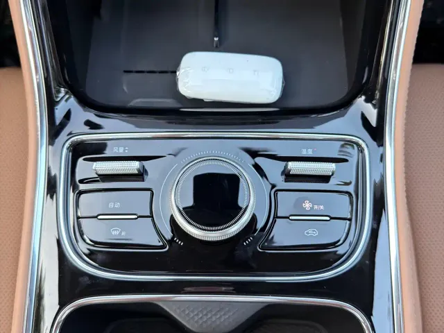 Geely Galaxy Stellar 6 — Фото автомобиля 21