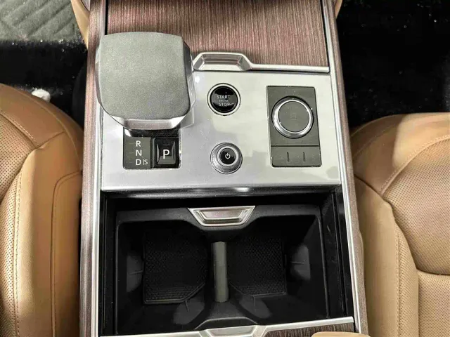 Land Rover Range Rover — Фото автомобиля 12