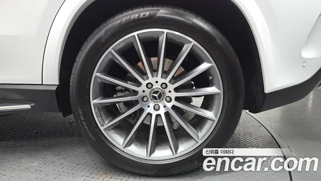 Mercedes-Benz GLE-Class — Фото автомобиля 18