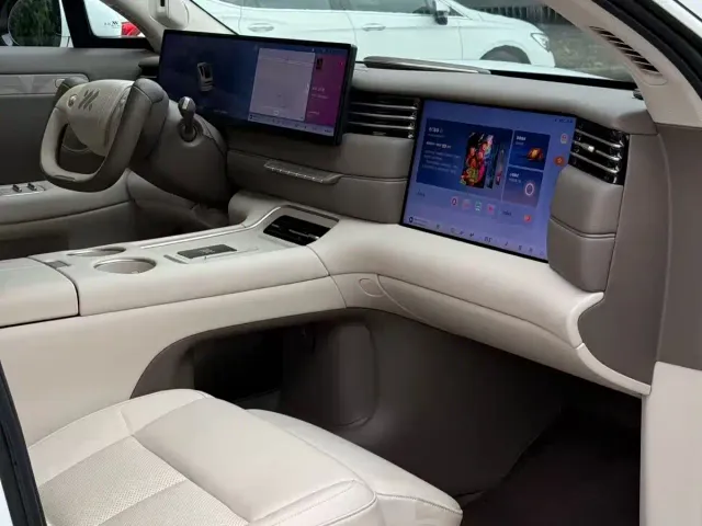 IM Motors LS6 — Фото автомобиля 12