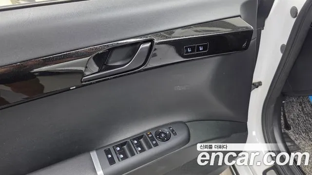 Hyundai Grandeur Grandeur (GN7) 3.5 LPG 2WD (Такси) — Фото автомобиля 24