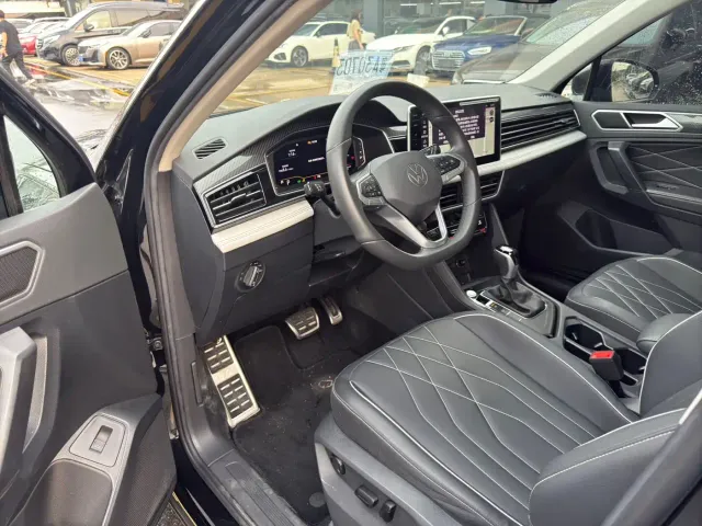 Volkswagen Tiguan L — Фото автомобиля 6