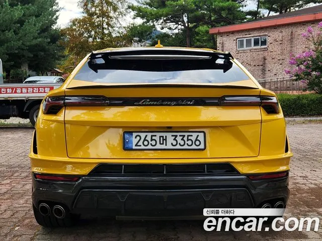 Lamborghini Urus — Фото автомобиля 5