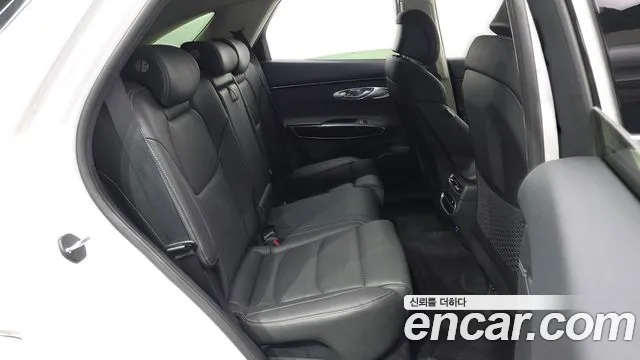 Genesis GV70 — Фото автомобиля 18