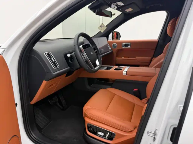 Li Auto L7 — Фото автомобиля 9