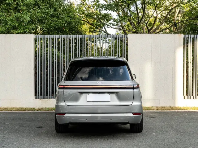 Li Auto L9 — Фото автомобиля 6