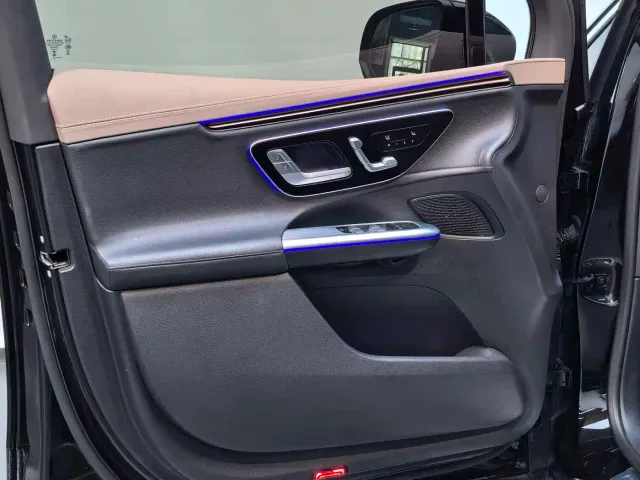 Mercedes-Benz EQE SUV — Фото автомобиля 7