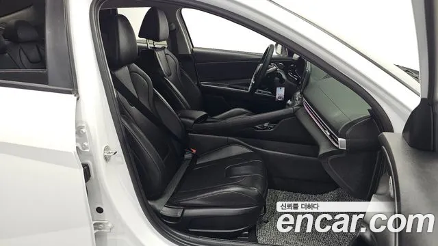 Hyundai Avante CN7 — Фото автомобиля 16
