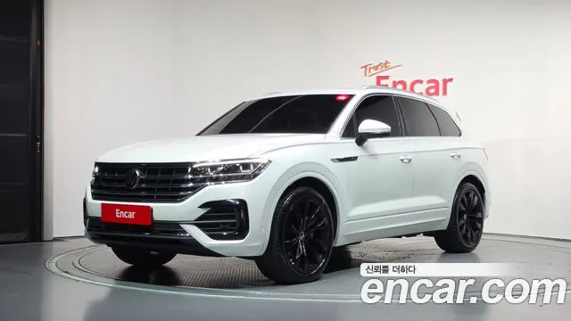 Фотография автомобиля — Volkswagen Touareg 3rd Gen