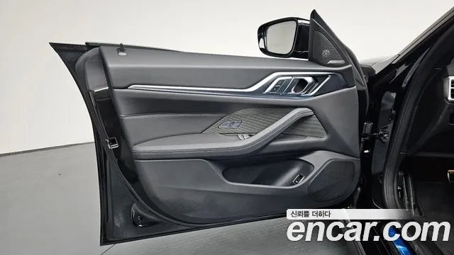 BMW i4 — Фото автомобиля 19