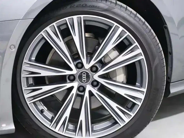 Audi A6L — Фото автомобиля 16