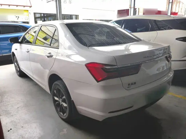 BYD Qin — Фото автомобиля 4