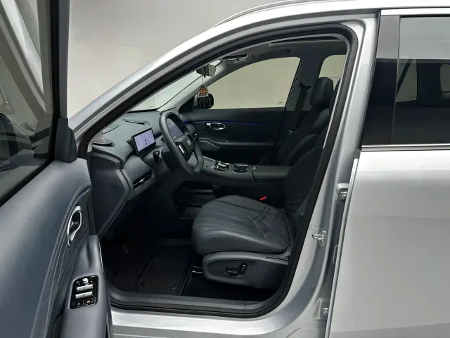 Geely Galaxy Starship 7 EM-i — Фото автомобиля 9