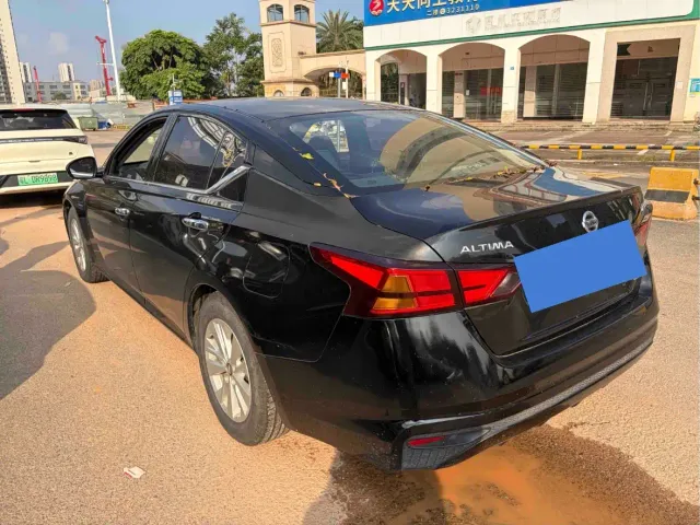 Nissan Teana — Фото автомобиля 3