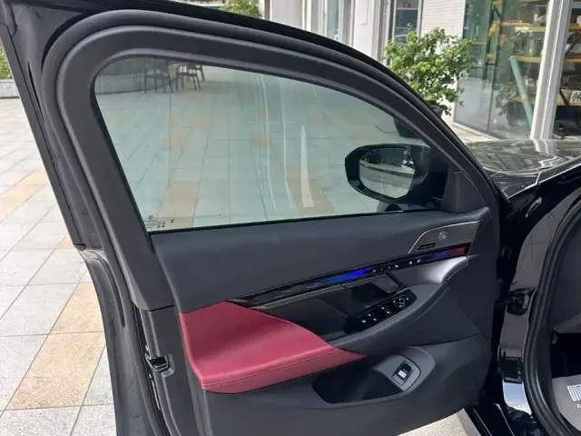 BMW 5 Series — Фото автомобиля 12