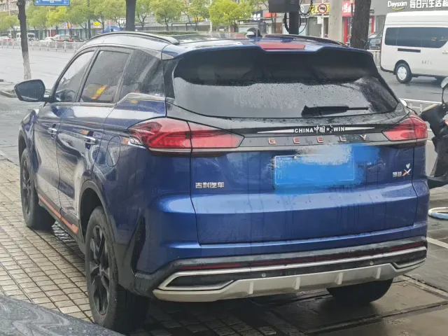 Geely Boyue — Фото автомобиля 5