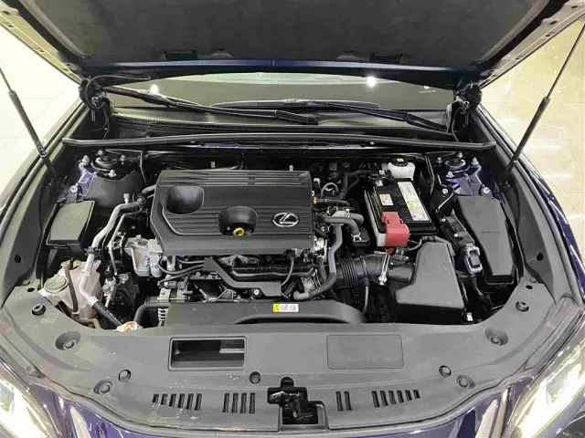 Lexus ES — Фото автомобиля 13
