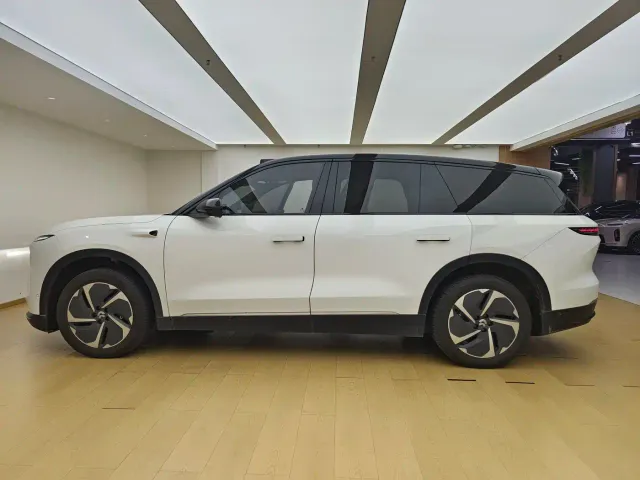 Nio ES8 — Фото автомобиля 7