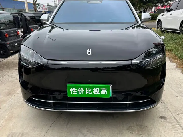AITO Wenjie AITO M9 2024 Extended Range Ultra 42kWh 6-Seater — Фото автомобиля 2