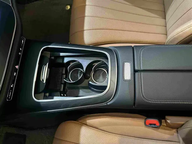 Mercedes-Benz E-Class — Фото автомобиля 10