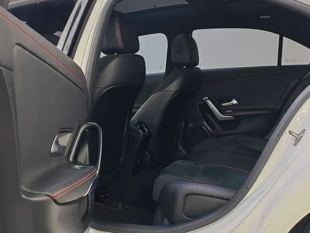 Mercedes-Benz A-Class — Фото автомобиля 9