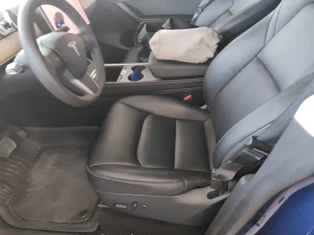 Tesla Model Y — Фото автомобиля 14