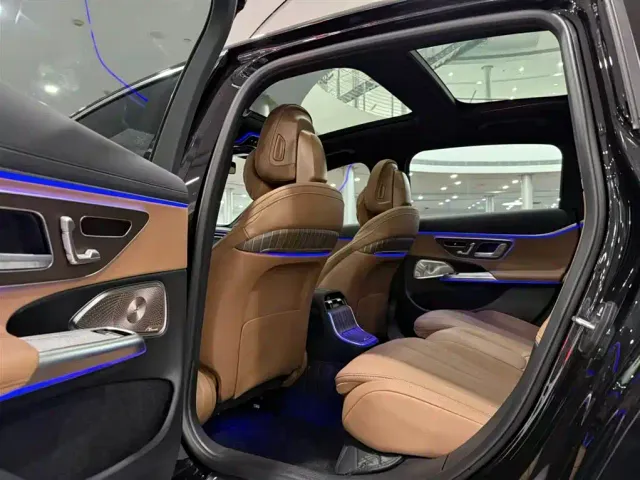 Mercedes-Benz E-Class — Фото автомобиля 8