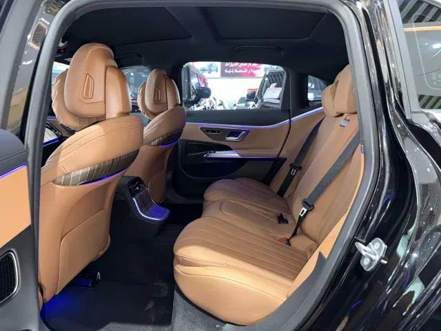 Mercedes-Benz E-Class — Фото автомобиля 12