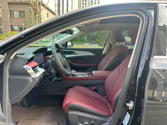 Hongqi H5 — Фото автомобиля 4