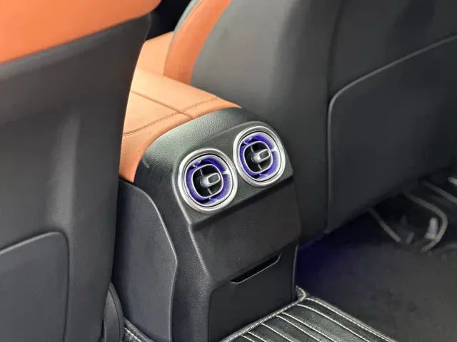 Mercedes-Benz C-Class — Фото автомобиля 14