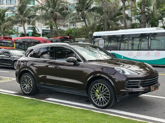 Porsche Cayenne — Фото автомобиля 5
