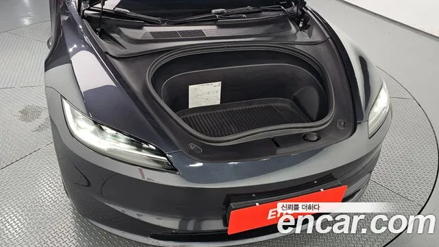 Tesla Model 3 — Фото автомобиля 6