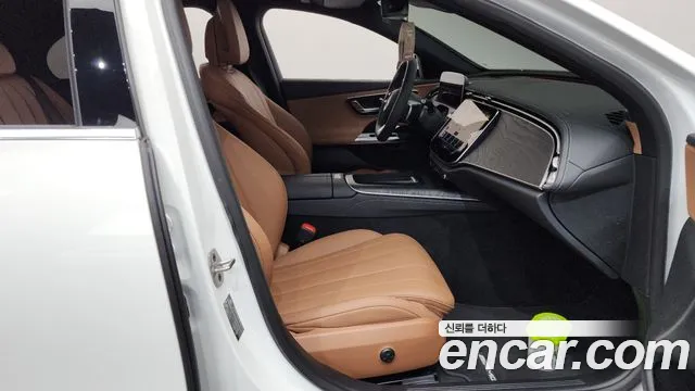 Mercedes-Benz E-Class — Фото автомобиля 24