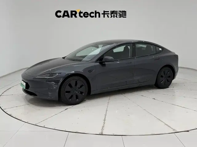 Фотография автомобиля — Tesla Model 3