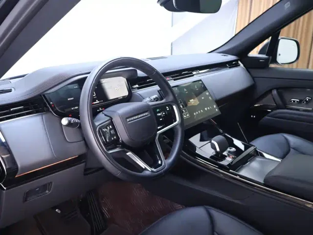Land Rover Range Rover Sport — Фото автомобиля 11