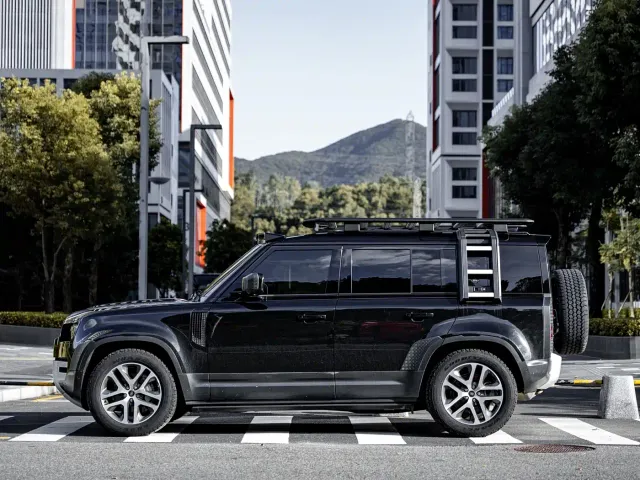 Land Rover Defender — Фото автомобиля 22