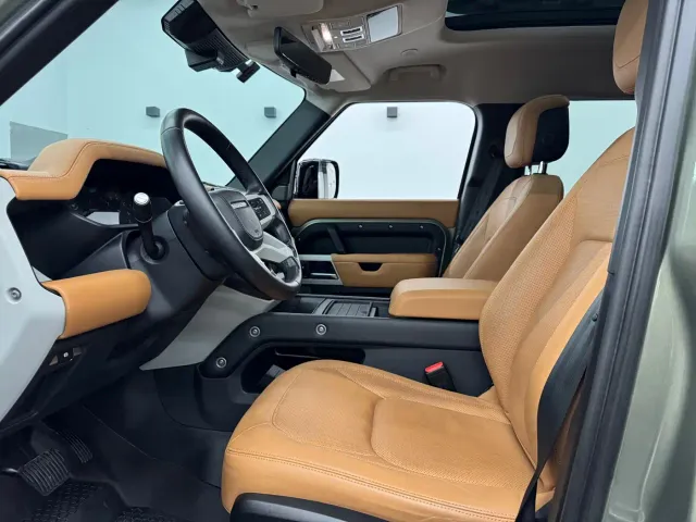 Land Rover Defender — Фото автомобиля 4