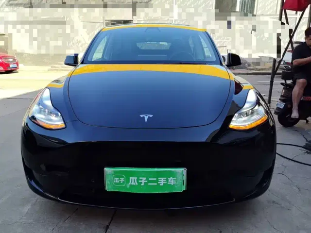 Tesla Model Y — Фото автомобиля 2